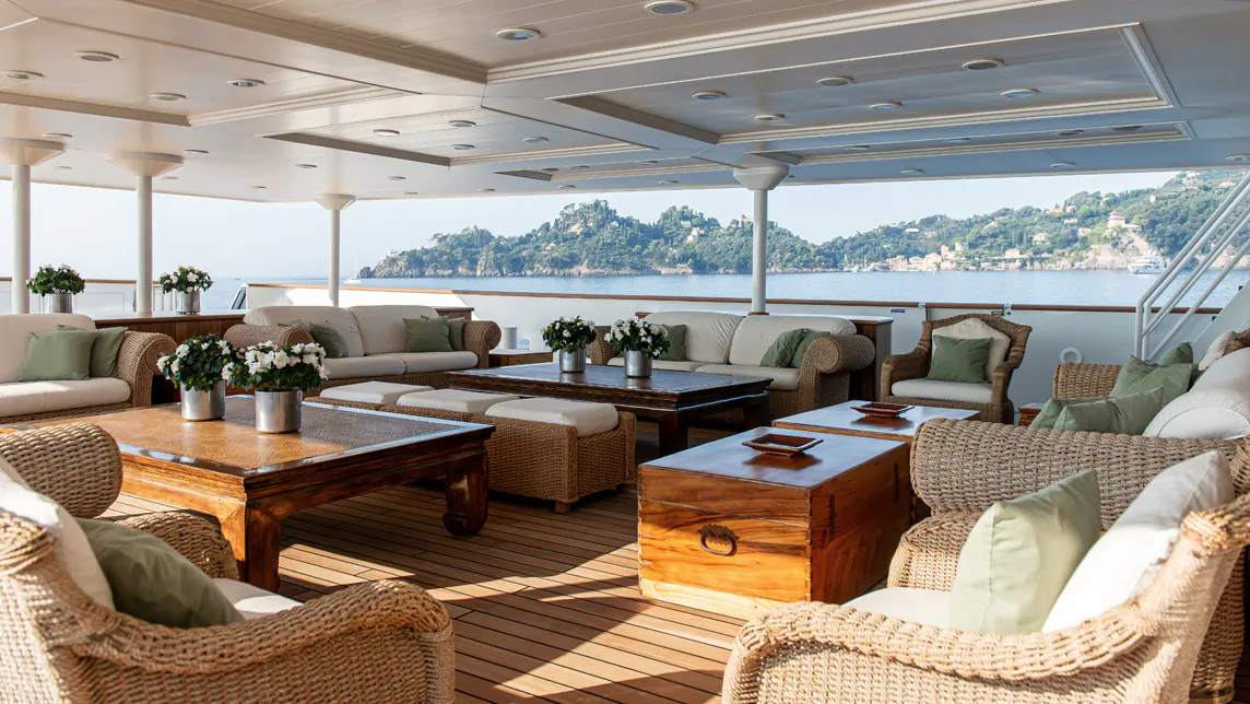 BLEU DE NÎMES yacht for Charter (4) | Phoenix Yacht Management
