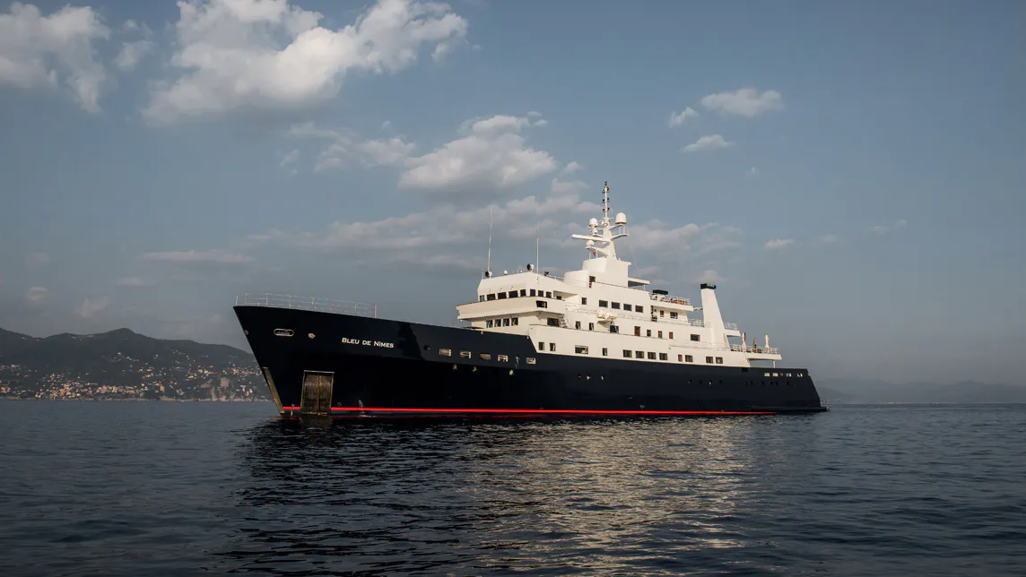 BLEU DE NÎMES yacht for Charter (7) | Phoenix Yacht Management