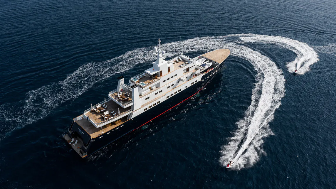 BLEU DE NÎMES yacht for Charter (9) | Phoenix Yacht Management