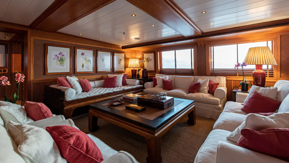 BLEU DE NÎMES yacht for Charter (13) | Phoenix Yacht Management