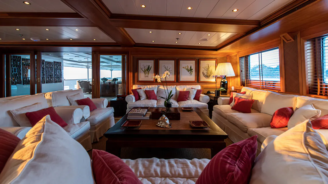 BLEU DE NÎMES yacht for Charter (11) | Phoenix Yacht Management