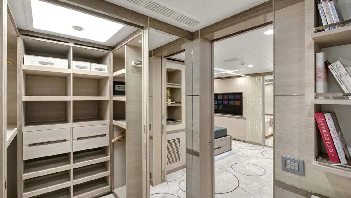 CHARADE yacht for Charter (16) | Phoenix Yacht Management