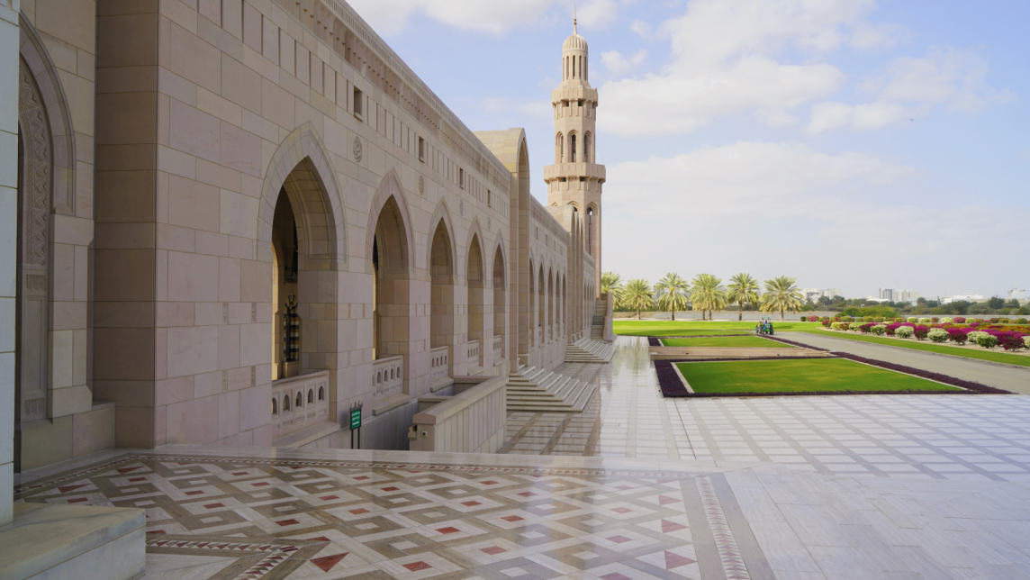 Sail the Pearl of Arabia: Your unforgettable yacht charter in Oman (6) | Phoenix Yacht Management