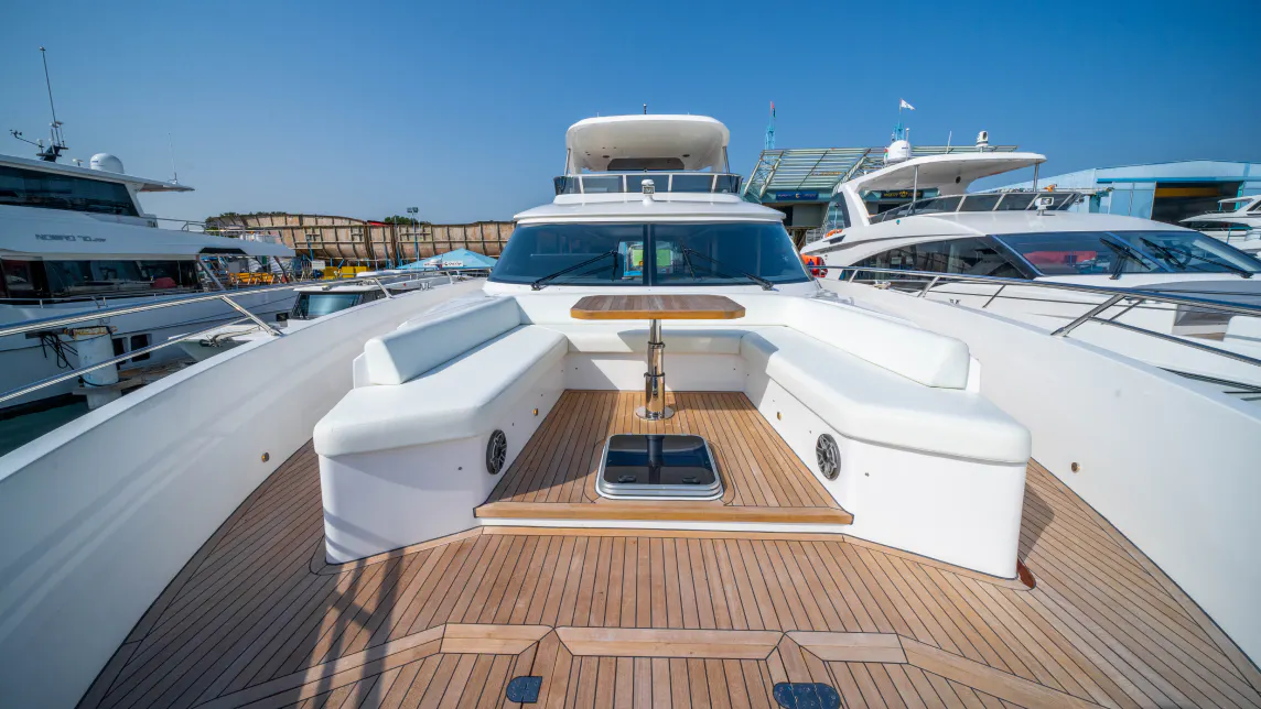 MAJESTY 72 yacht for Sale (1) (3) | Phoenix Yacht Management