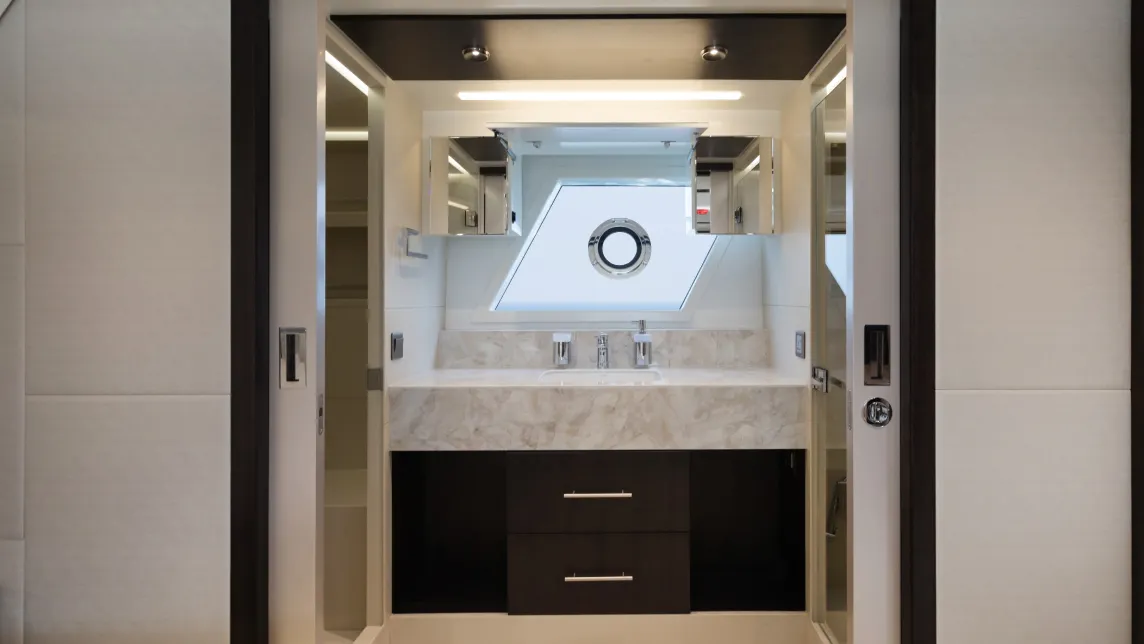 MAJESTY 62 yacht for Sale (16) (4) | Phoenix Yacht Management