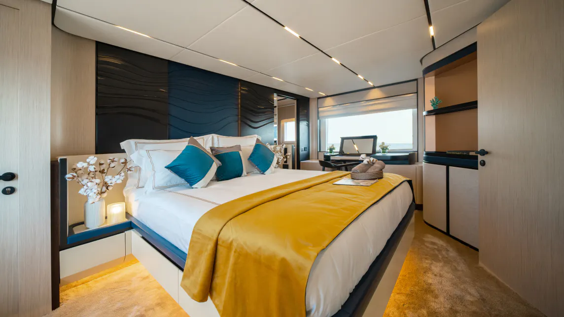MAJESTY 72 yacht for Sale (4) | Phoenix Yacht Management