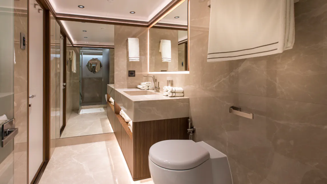 MAJESTY 140 yacht for Sale (18) | Phoenix Yacht Management