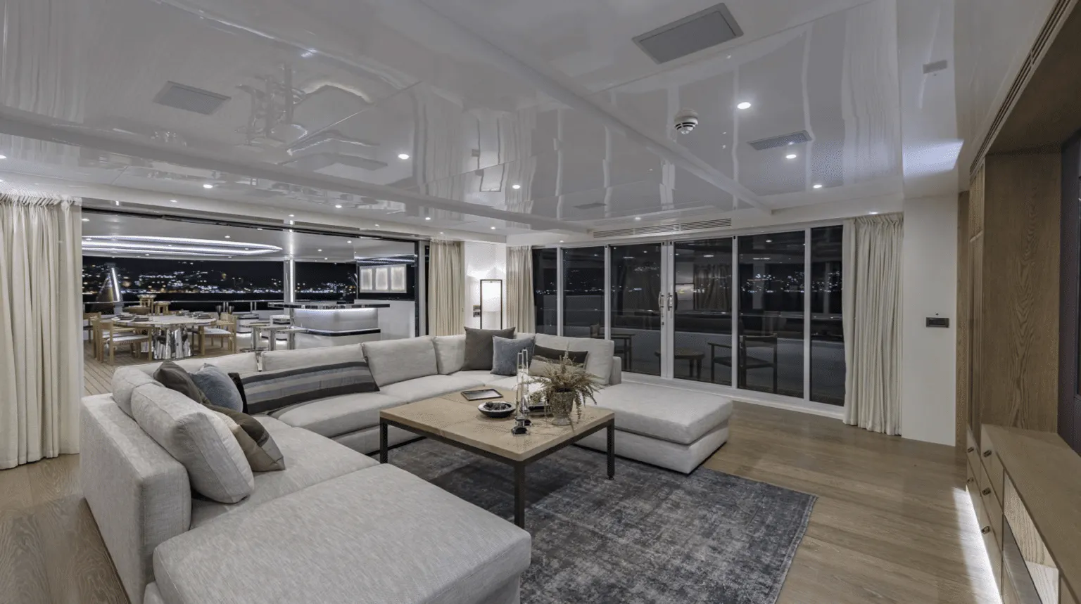LIQUID SKY yacht for Charter (19) | Phoenix Yacht Management