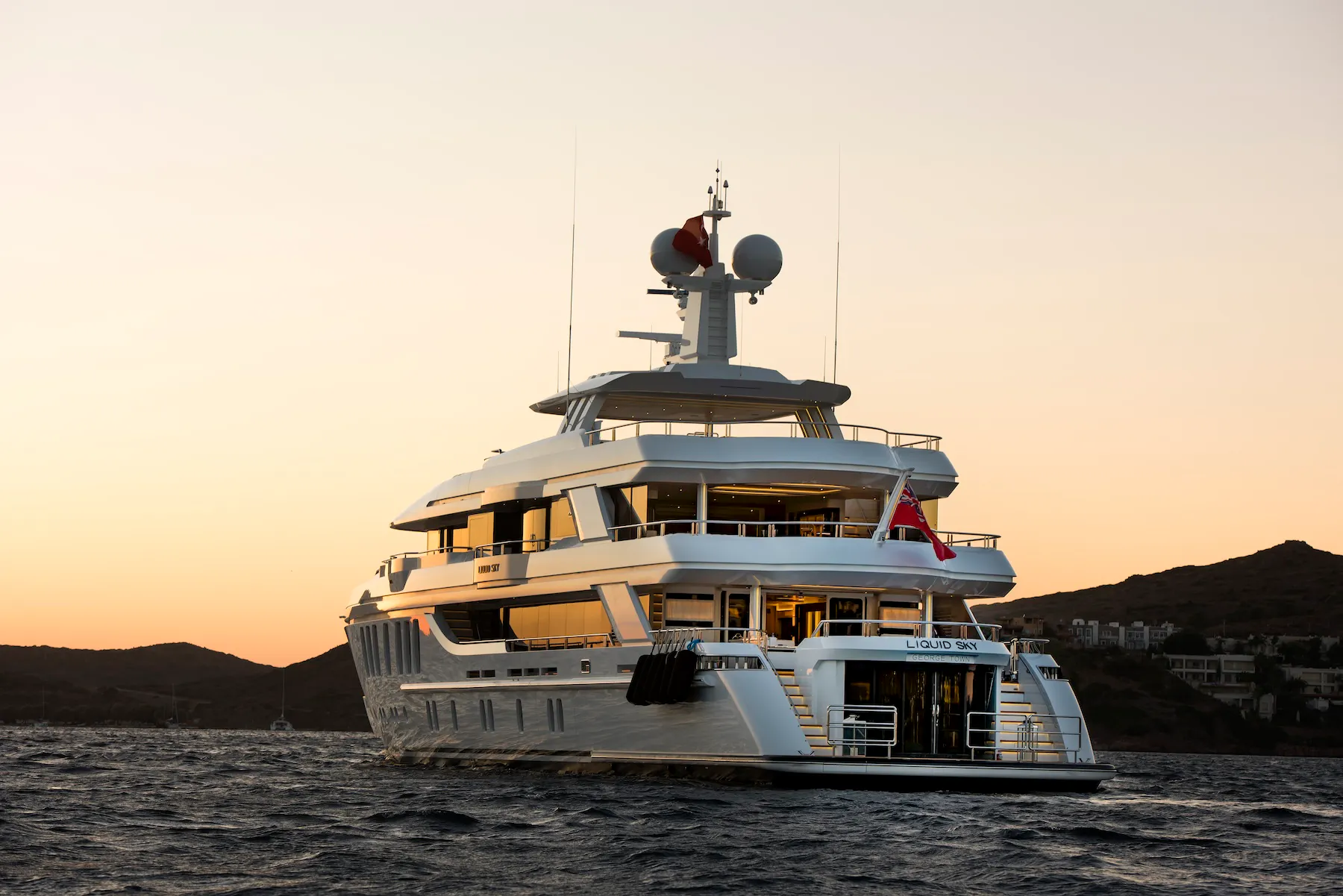 LIQUID SKY yacht for Charter (12) | Phoenix Yacht Management