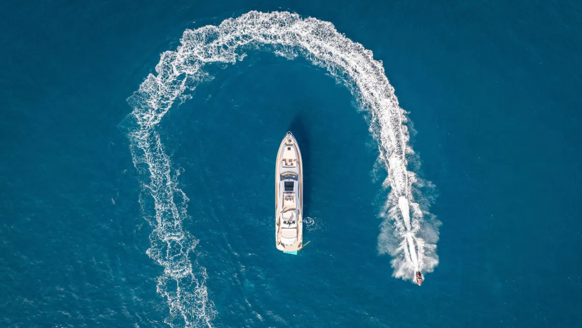 CHERRY yacht for Charter (16) | Phoenix Yacht Management