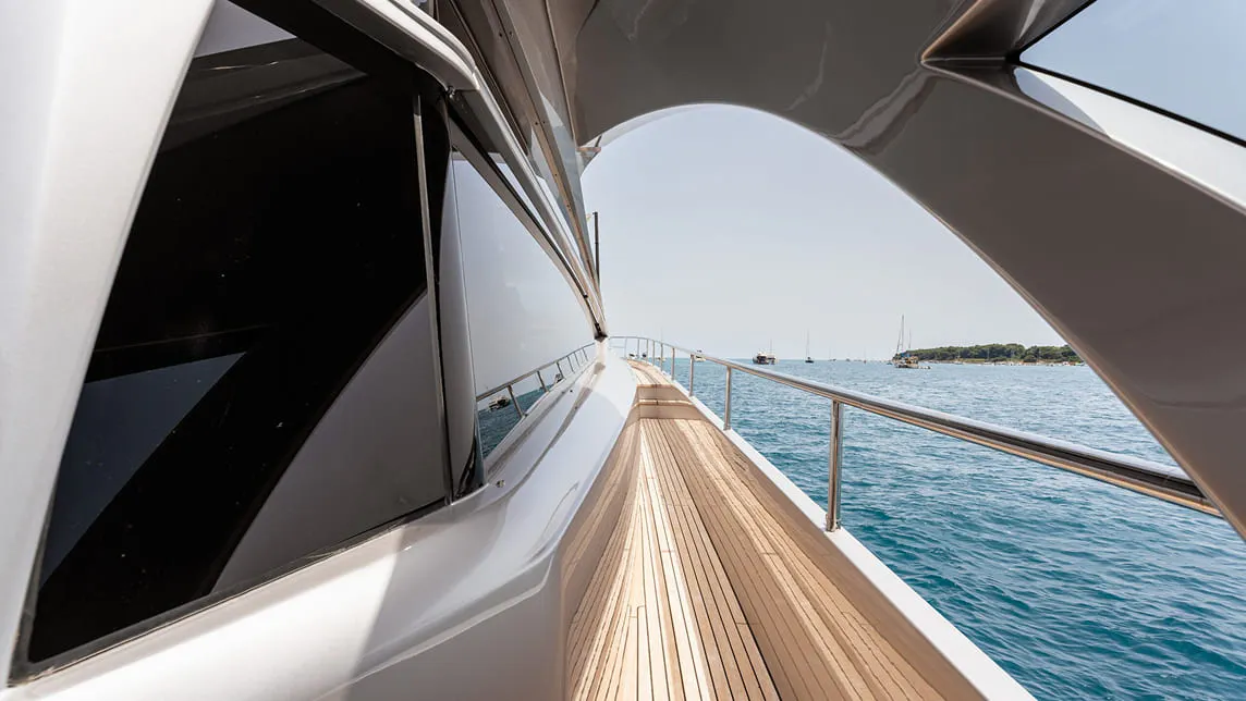 CHERRY yacht for Charter (19) | Phoenix Yacht Management
