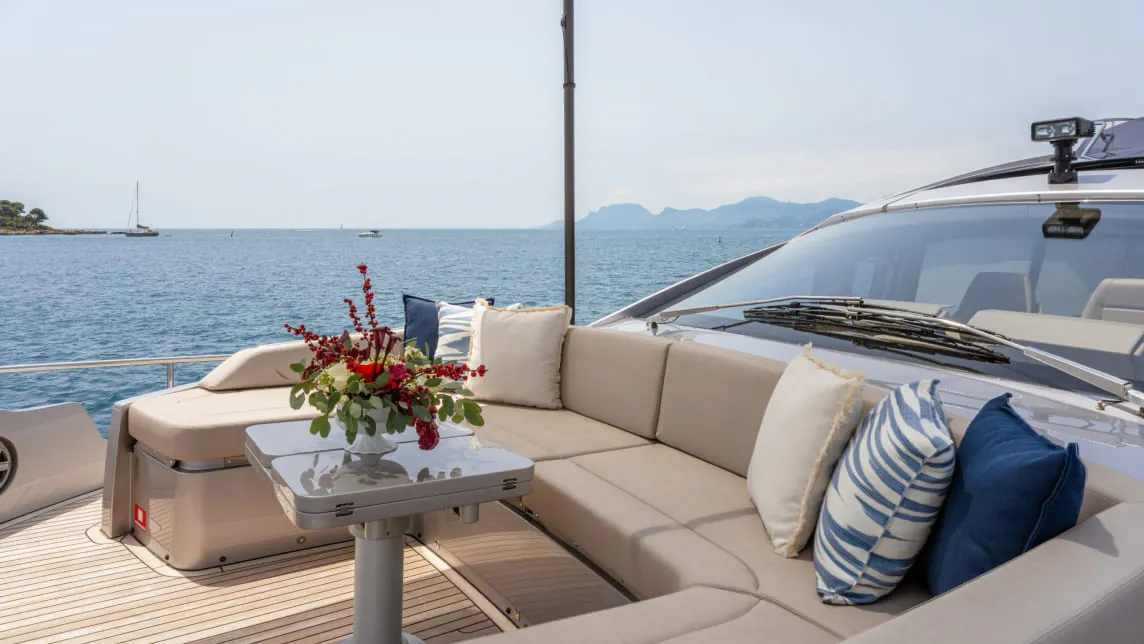 CHERRY yacht for Charter (20) | Phoenix Yacht Management
