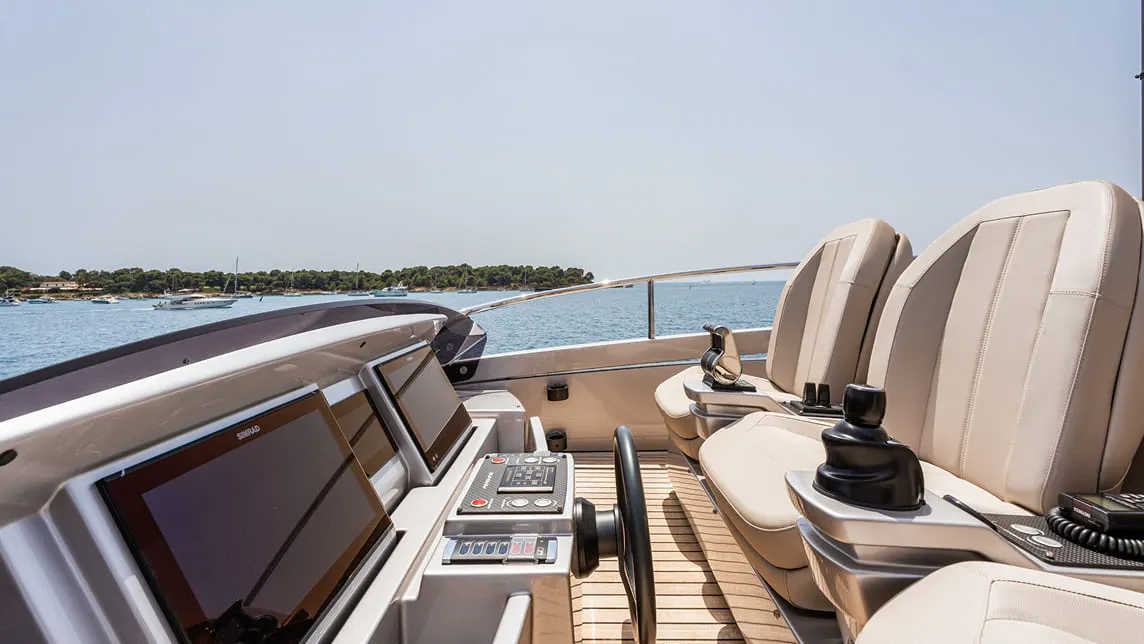 CHERRY yacht for Charter (22) | Phoenix Yacht Management