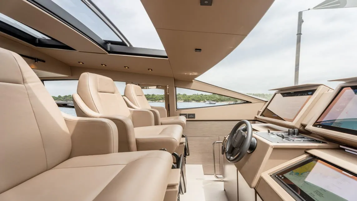 CHERRY yacht for Charter (24) | Phoenix Yacht Management