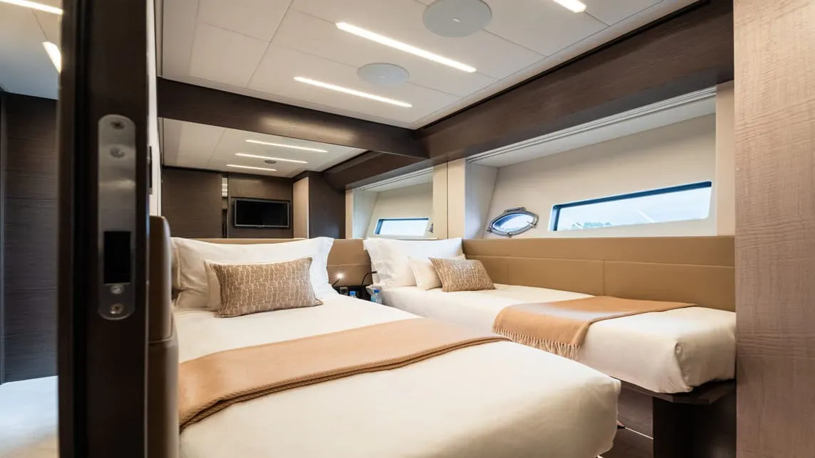 CHERRY yacht for Charter (29) | Phoenix Yacht Management