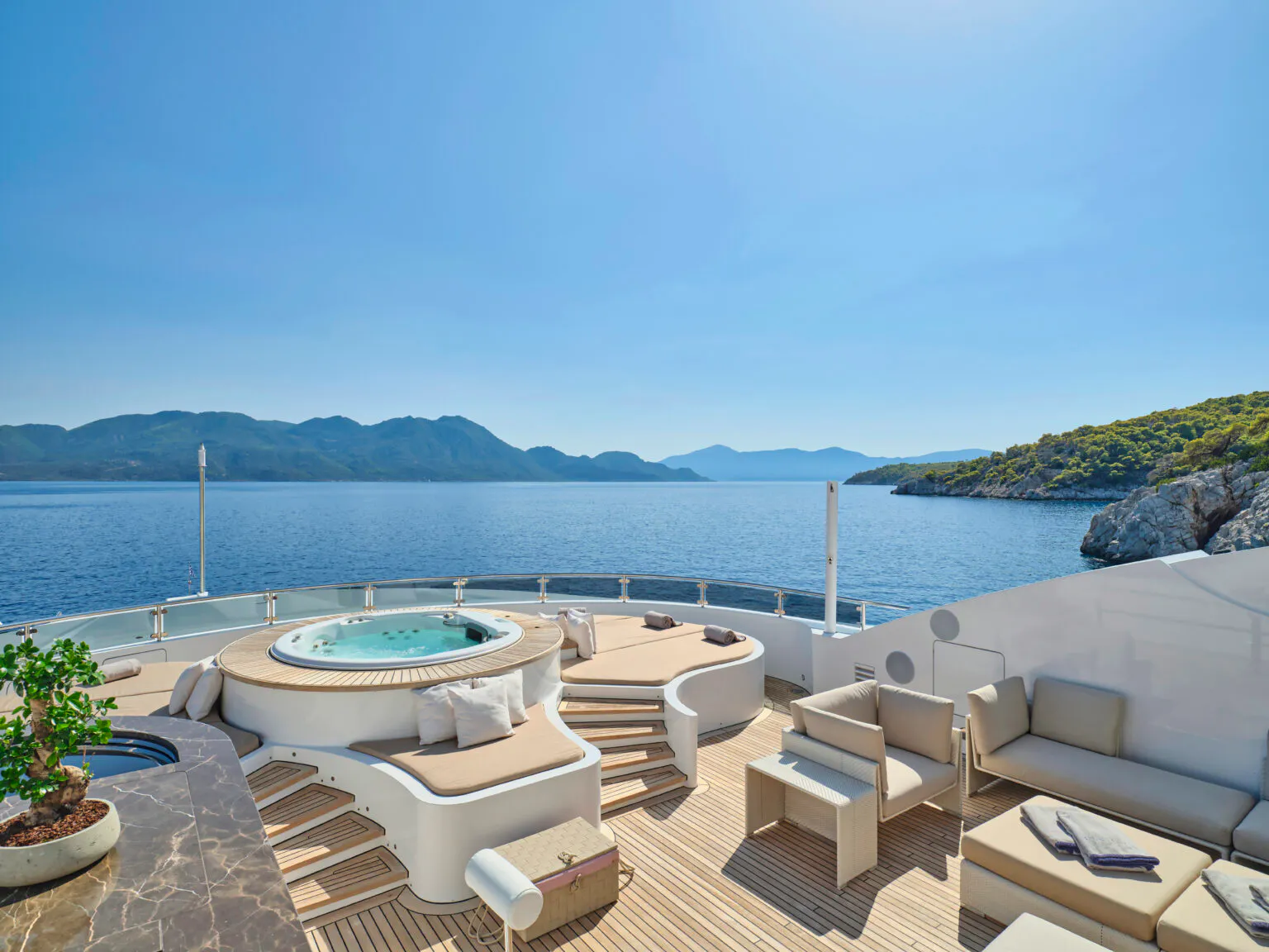 PERSEFONI I yacht for Charter (5) | Phoenix Yacht Management