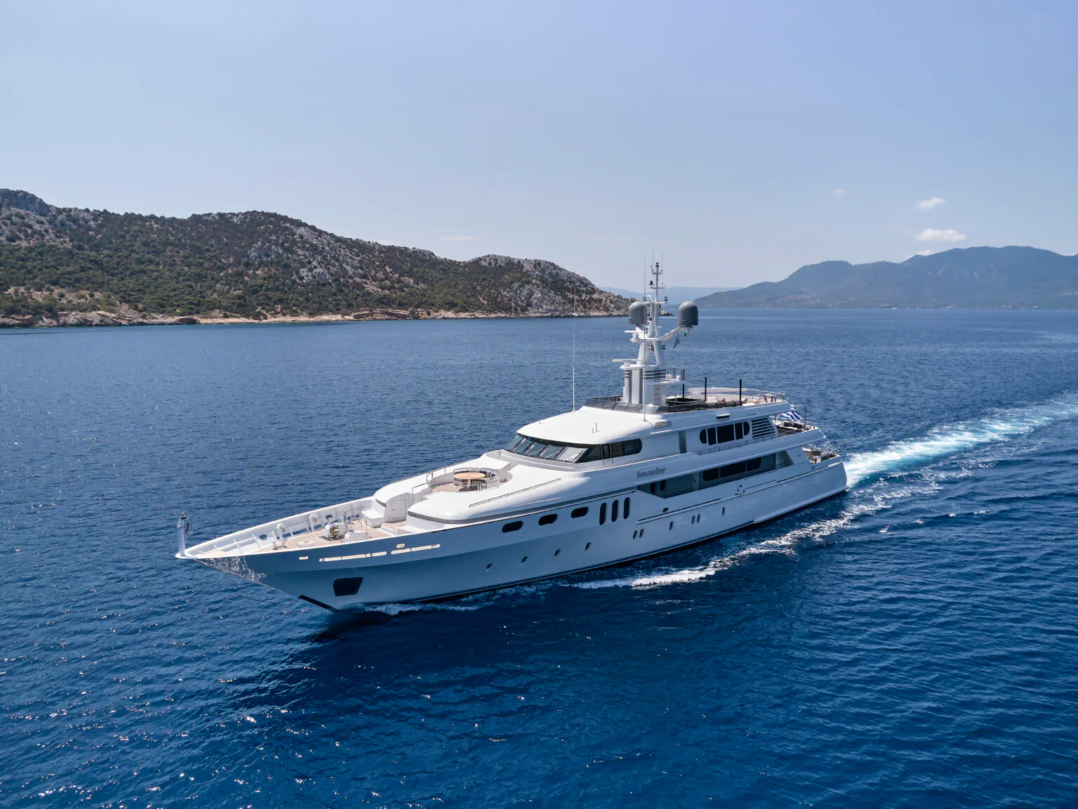 INVADER yacht for Charter (5) | Phoenix Yacht Management