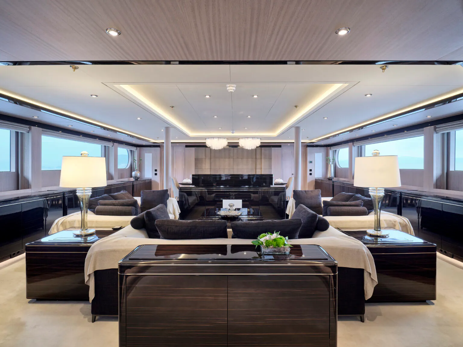 INVADER yacht for Charter (14) | Phoenix Yacht Management