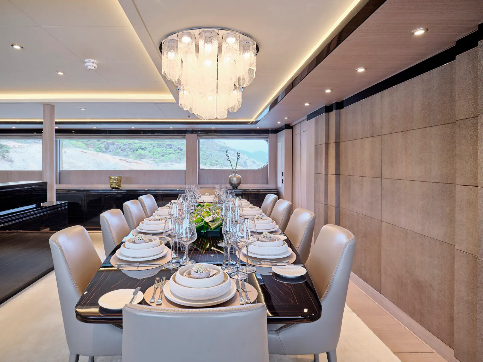 INVADER yacht for Charter (14) | Phoenix Yacht Management