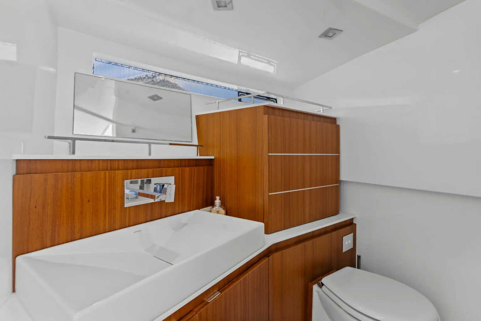 EVO 43 yacht for Sale (7) | Phoenix Yacht Management